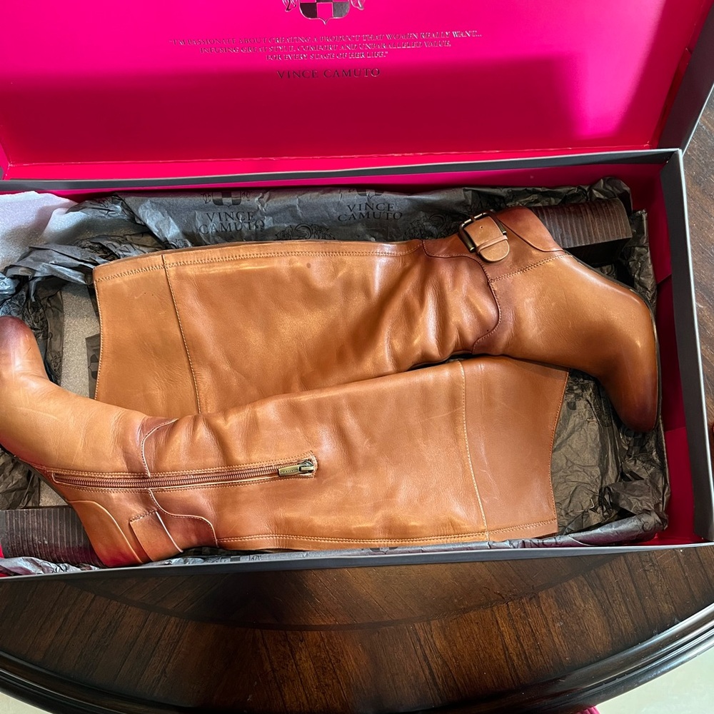 🔥 Vince Camuto Boots: Size 7.5